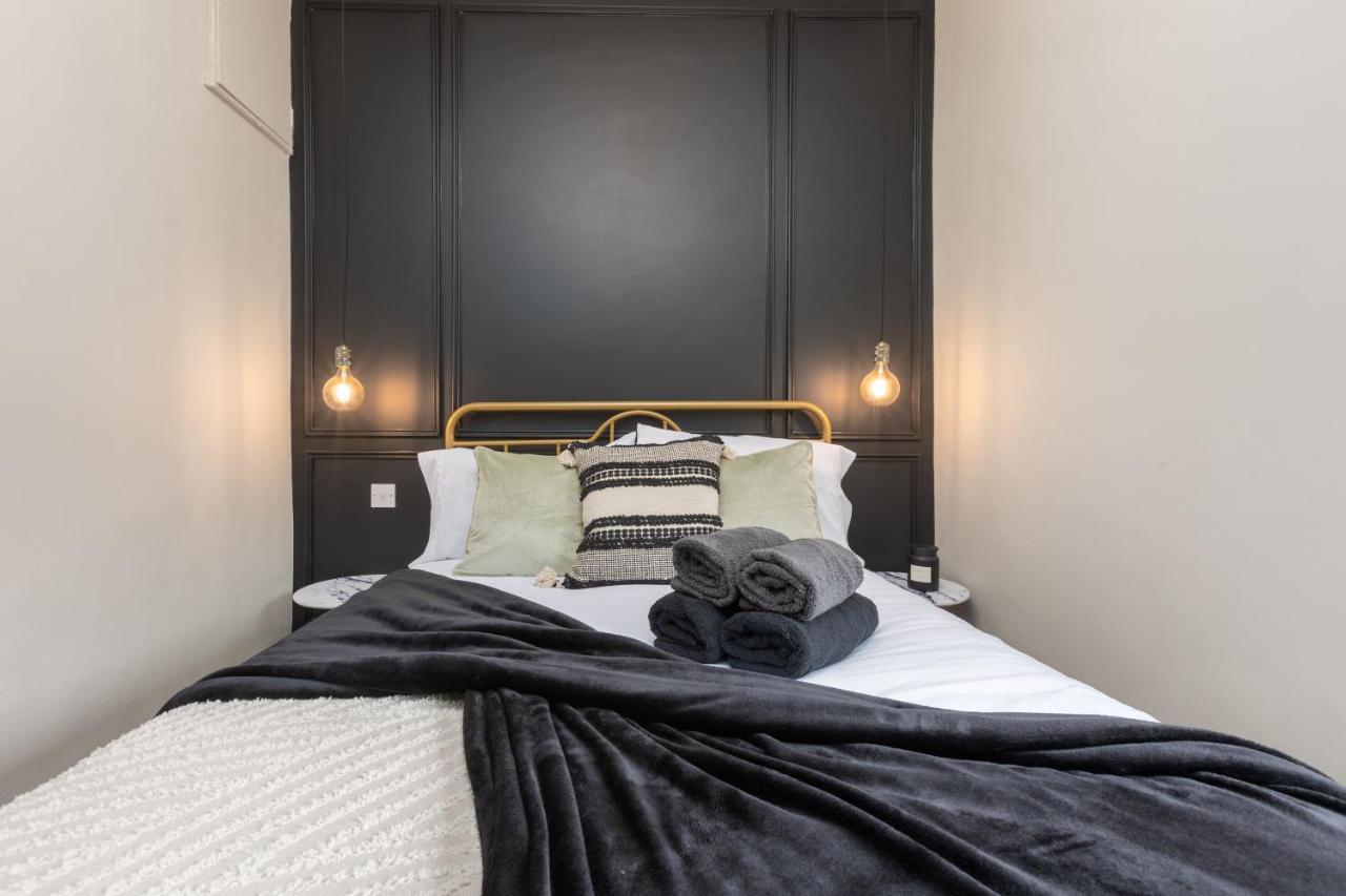 Stoneholme Short - Clare Street Apartment *